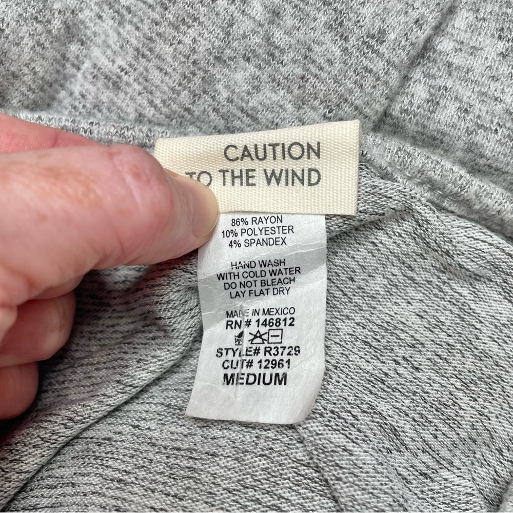 Caution To The Wind Grey Tie Knot Front Bell Sleeve Knit Top Blouse Medium - Picture 4 of 6